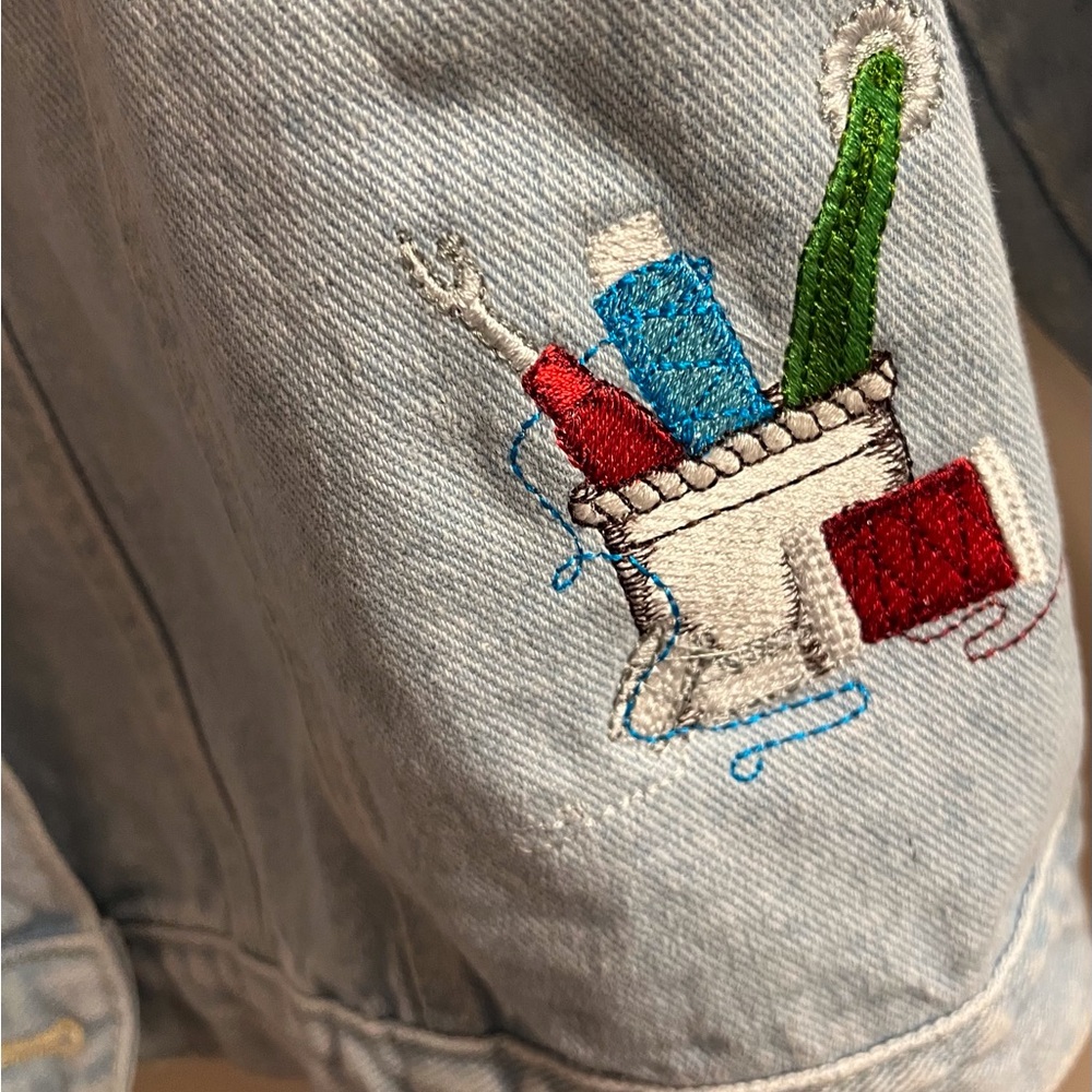 Gloria Vanderbilt Light Blue Jean Jacket with Embroidery - Picture 6 of 10